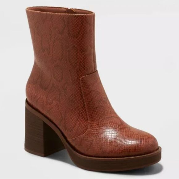 Universal Thread Shoes - Women's Jenna Platform Boots with Memory Foam Insole - Universal Thread